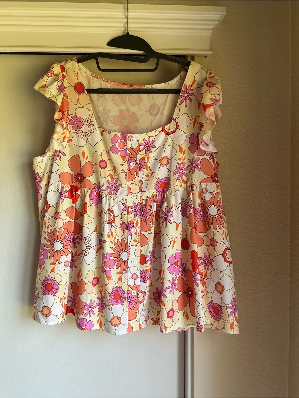 SHEIN White Floral Button-Front Sleeveless Top with Pink & Orange Flowers